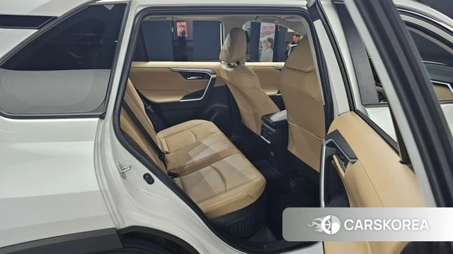 Toyota RAV4 5th Generation 2024 Белый из Кореи, фото 2
