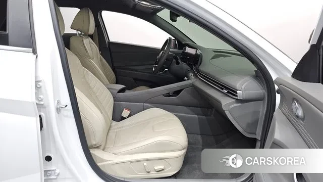 Hyundai The New Avante (CN7) 2023 Белый из Кореи, фото 2