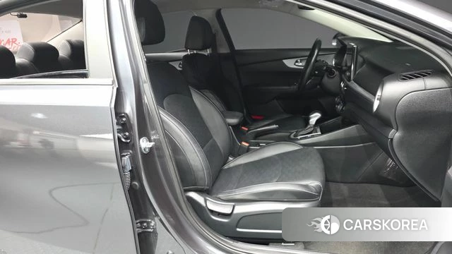Kia The New K3 2nd generation 2021 Серый из Кореи, фото 2