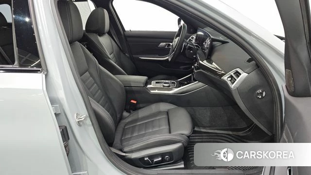 BMW 3 Series (G20) 2025 Серебристо-серый из Кореи, фото 2