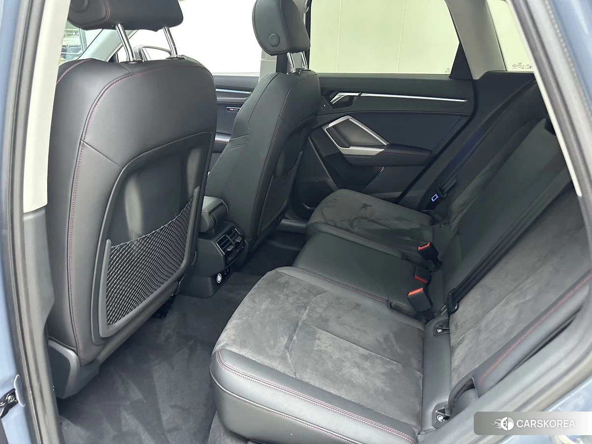 Audi Q3 2021 Темно-серый из Китая, фото 2
