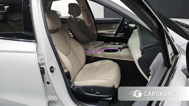 Genesis GV70 2023 Белый из Кореи, фото 2