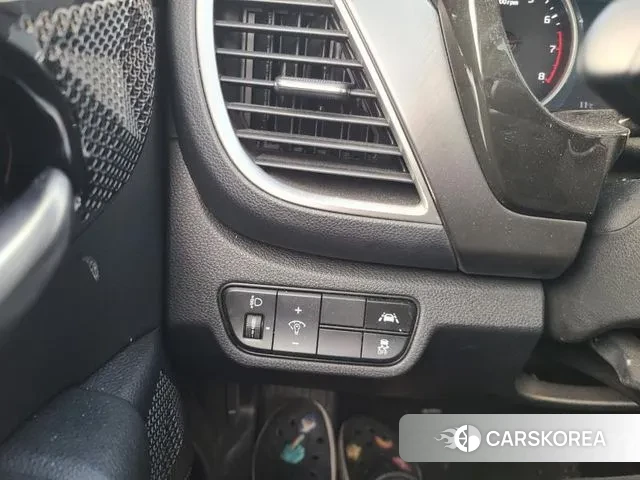 Kia Seltos 2022 Белый из Кореи, фото 2