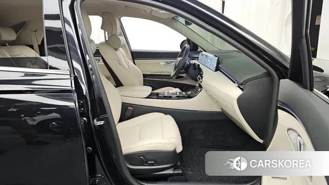 Genesis GV70 2024 Черный из Кореи, фото 2