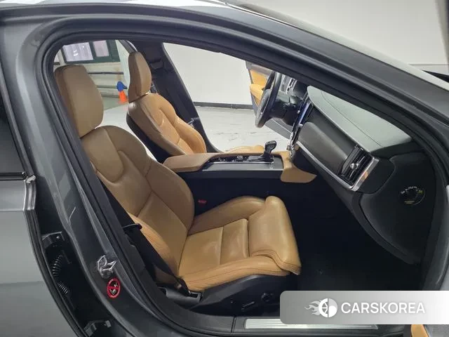 Volvo V90 Cross-Country 2020 Серый из Кореи, фото 2