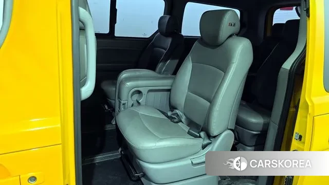 Hyundai The New Grand Starex 2018 Желтый из Кореи, фото 2