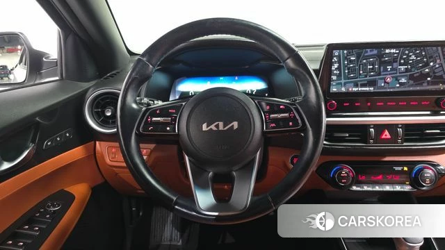 Kia The New K3 2nd generation 2021 Белый из Кореи, фото 2