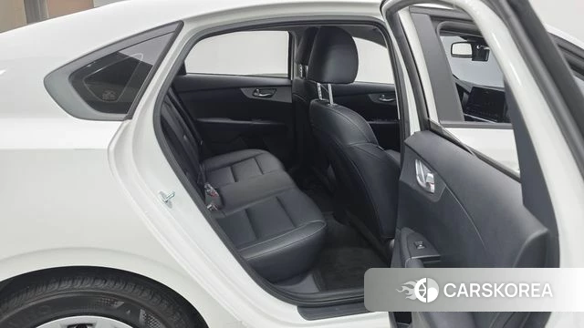 Kia The New K3 2nd generation 2022 Белый из Кореи, фото 2