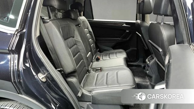 Volkswagen Tiguan Allspace 2020 Черный из Кореи, фото 2