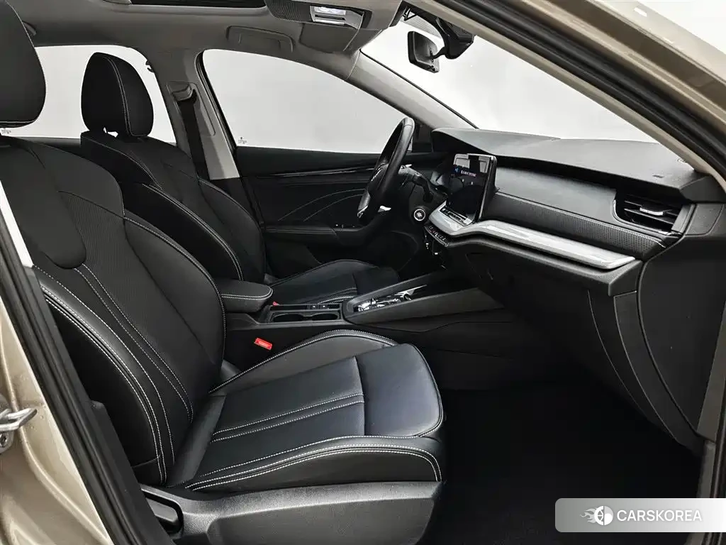 Skoda Octavia 2021 Champagne/brown из Китая, фото 2