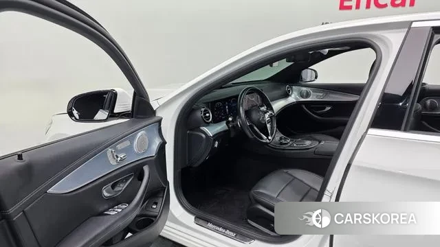 Mercedes-Benz E-Class W213 2021 Белый из Кореи, фото 2