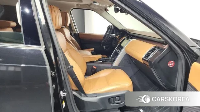 Land Rover Discovery 5 2018 Черный из Кореи, фото 2