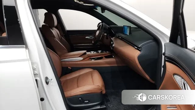 Genesis GV70 2022 Белый из Кореи, фото 2