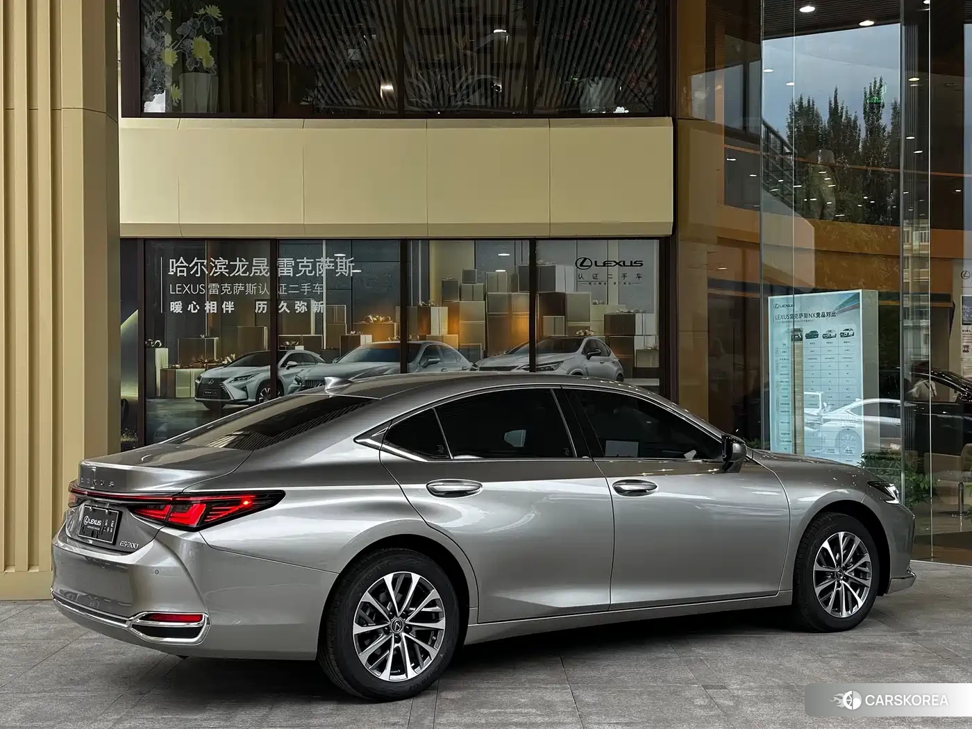 Lexus ES 2025 Silver/gray из Китая, фото 2