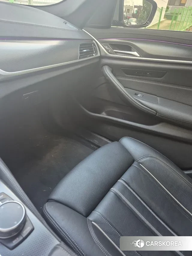 BMW 5 Series (G30) 2022 Серый из Кореи, фото 2