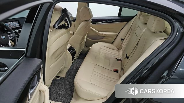 BMW 5 Series (G30) 2020 Серый из Кореи, фото 2