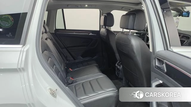 Volkswagen Tiguan second Generation 2021 Белый из Кореи, фото 2