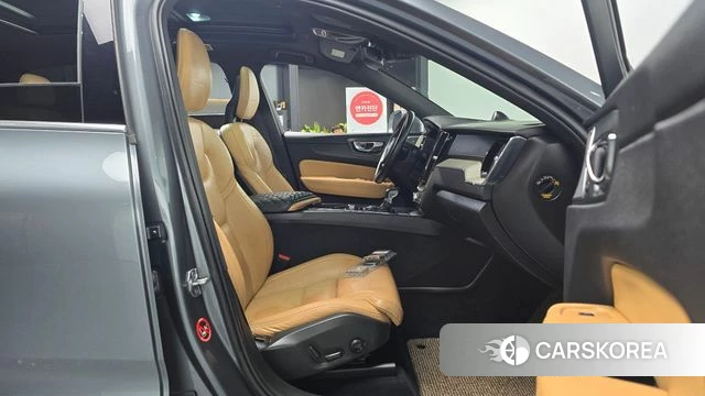 Volvo XC60 second Generation 2018 Серый из Кореи, фото 2
