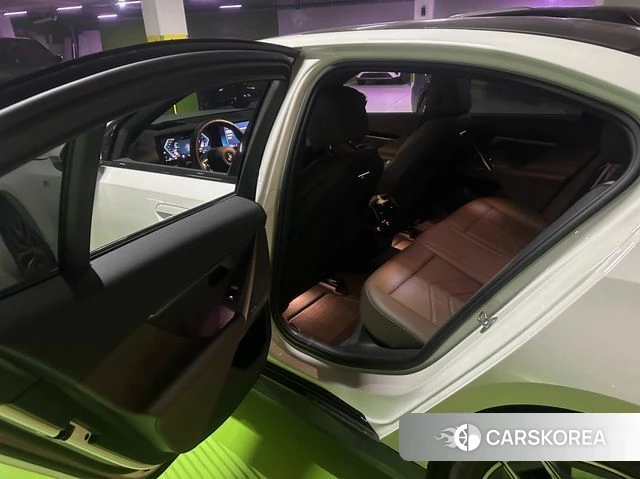 BMW 5 Series (G60) 2024 Белый из Кореи, фото 2