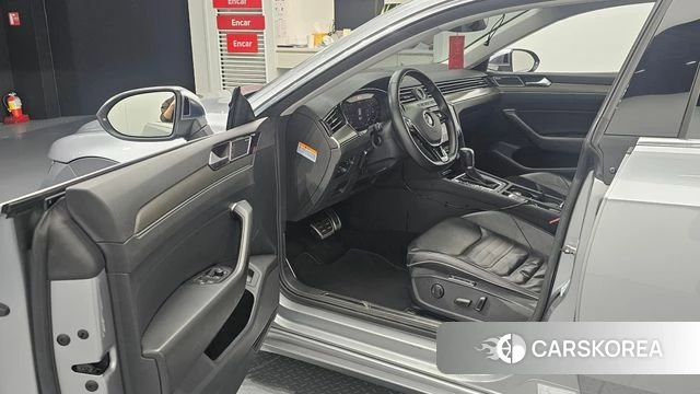 Volkswagen Arteon 2019 Серебристо-серый из Кореи, фото 2