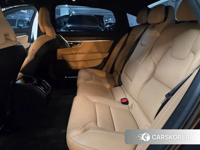 Volvo S90 2024 Белый из Кореи, фото 2