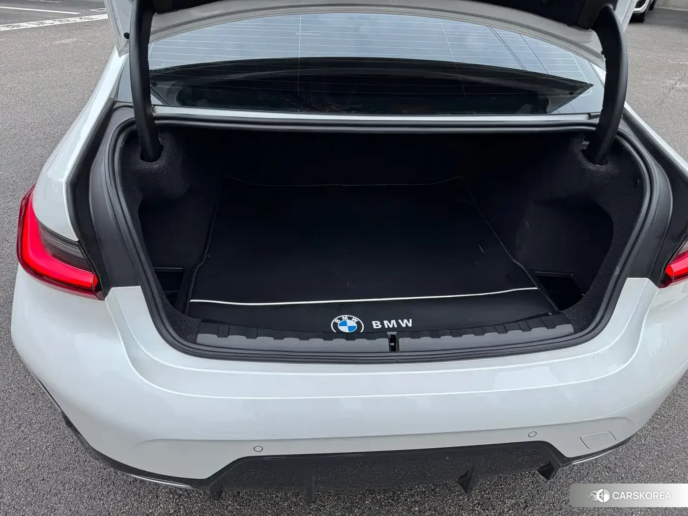 BMW 3 series 2024 Белый из Китая, фото 2