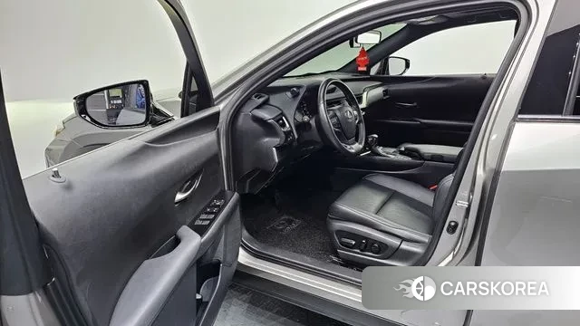 Lexus UX250h 2020 Серебристо-серый из Кореи, фото 2