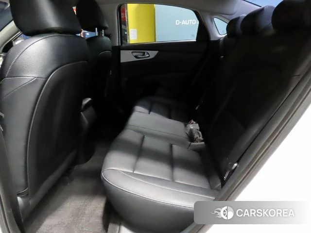 Kia The New K3 2nd generation 2022 Белый из Кореи, фото 2