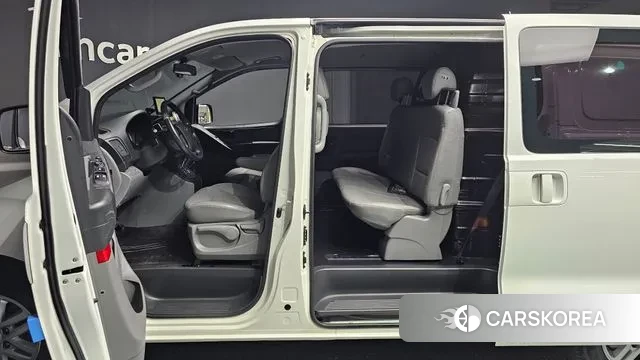 Hyundai The New Grand Starex 2018 Белый из Кореи, фото 2