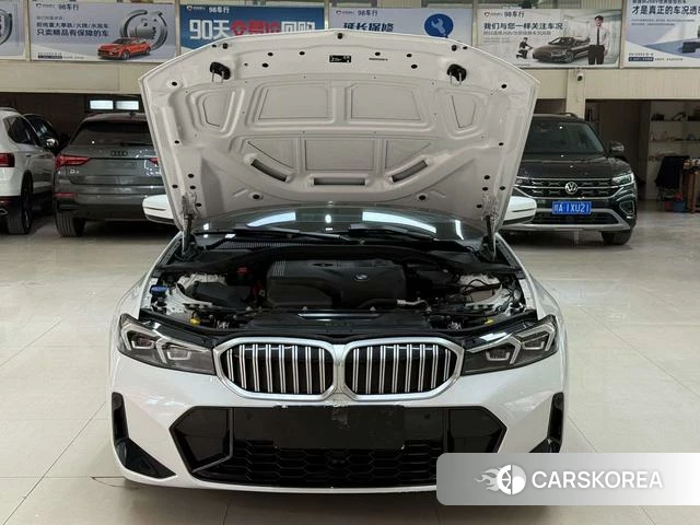 BMW 3 series 2023 Белый из Китая, фото 2