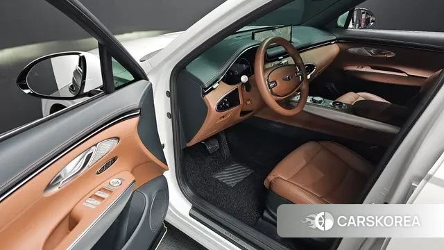 Genesis GV70 2022 Черный из Кореи, фото 2