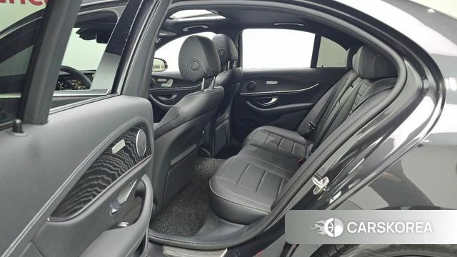 Mercedes-Benz E-Class W213 2023 Серый из Кореи, фото 2