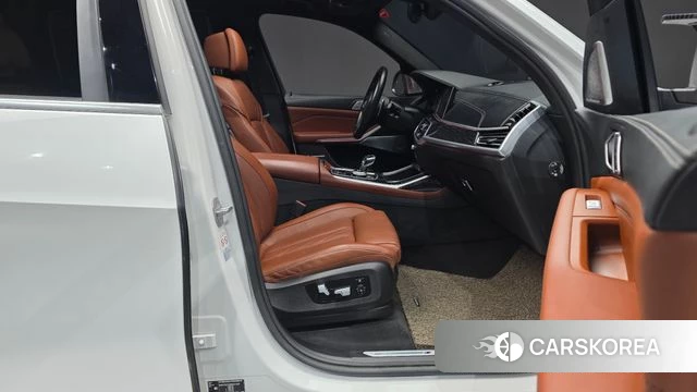 BMW X7 (G07) 2022 Белый из Кореи, фото 2