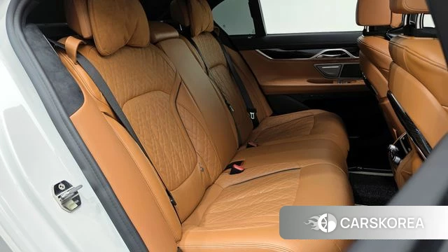 BMW 7 Series (G11) 2020 Белый из Кореи, фото 2