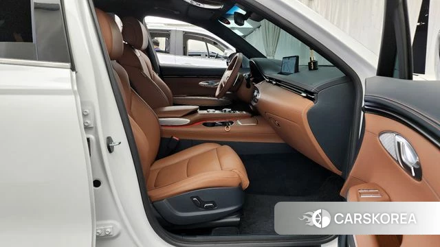 Genesis GV70 2024 Белый из Кореи, фото 2