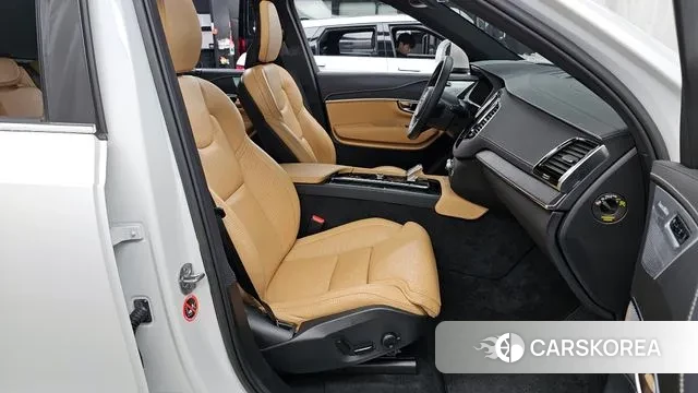 Volvo XC90 second Generation 2022 Белый из Кореи, фото 2
