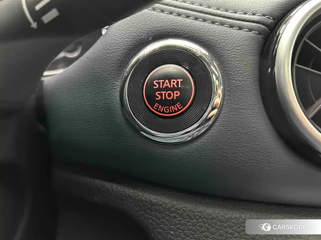 Nissan X-Trail 2025 Silver/gray из Китая, фото 2