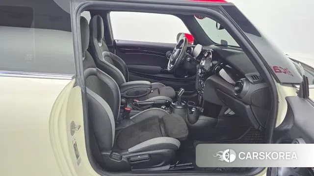 Mini Cooper S 2022 Жемчужный цвет из Кореи, фото 2