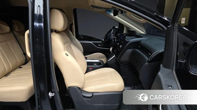 Hyundai Staria 2021 Черный из Кореи, фото 2