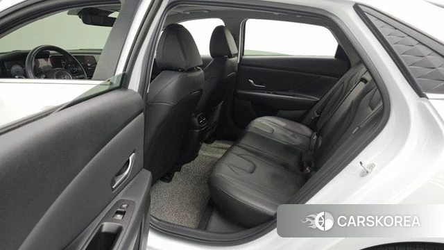 Hyundai The New Avante (CN7) 2024 Белый из Кореи, фото 2