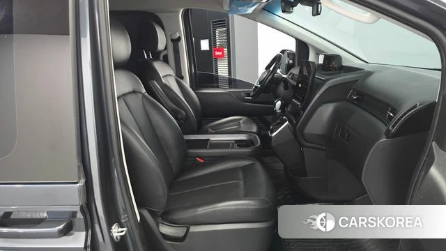 Hyundai Staria 2023 Серый из Кореи, фото 2
