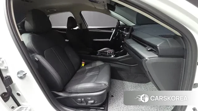 Kia The New K5 3rd generation 2024 Белый из Кореи, фото 2