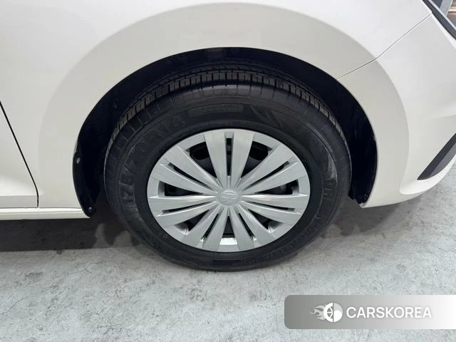 Volkswagen Santana 2023 Белый из Китая, фото 2