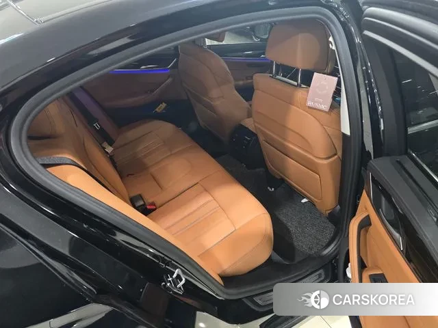 BMW 5 Series (G30) 2022 Черный из Кореи, фото 2