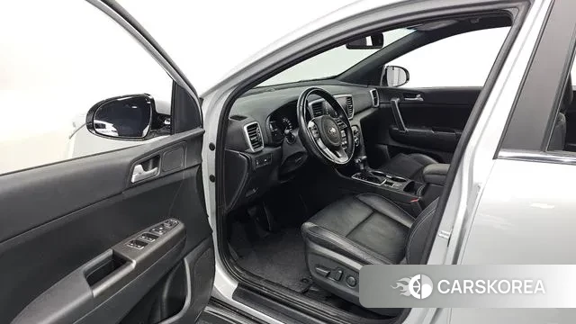 Kia Sportage The Bold 2021 Серебряный из Кореи, фото 2