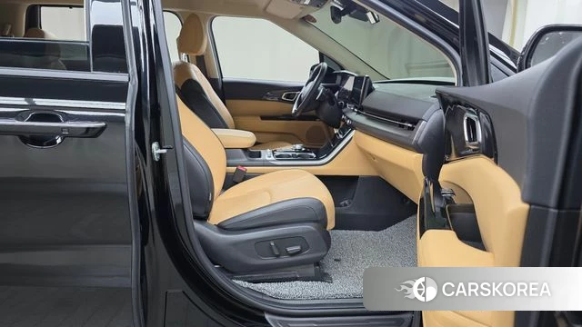 Kia Carnival 4th generation 2023 Черный из Кореи, фото 2