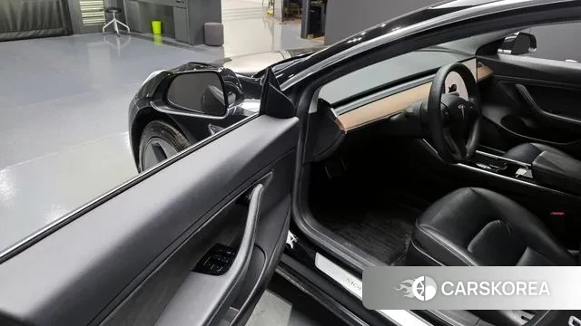 Tesla Model 3 2019 Черный из Кореи, фото 2