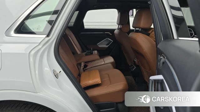 Audi Q3 (F3) 2023 Белый из Кореи, фото 2