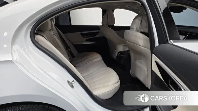 Mercedes-Benz E-Class W214 2024 Белый из Кореи, фото 2