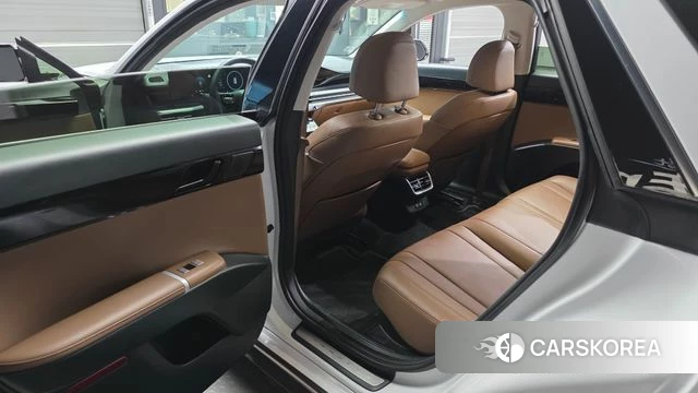 Hyundai Grandeur Hybrid (GN7) 2023 Белый из Кореи, фото 2